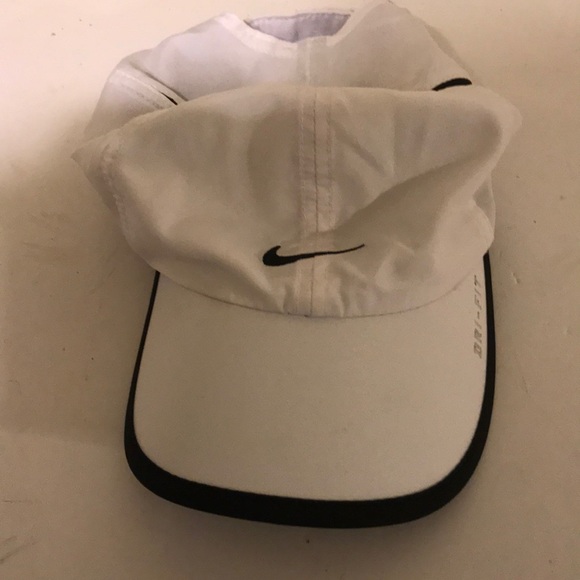 Nike ladies hat - Picture 7 of 7